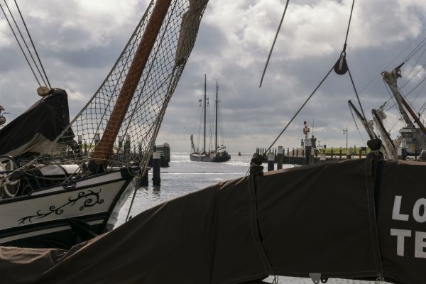 eau,de plein air,ciel,bateau,véhicule,mât