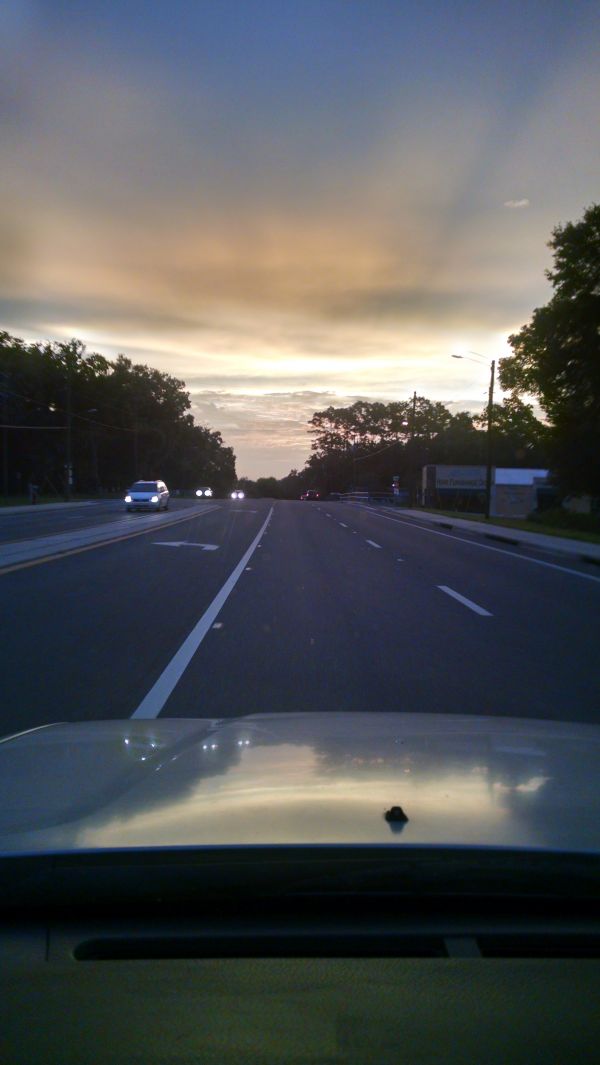 luz,nuvem,céu,Por do sol,carro,estrada