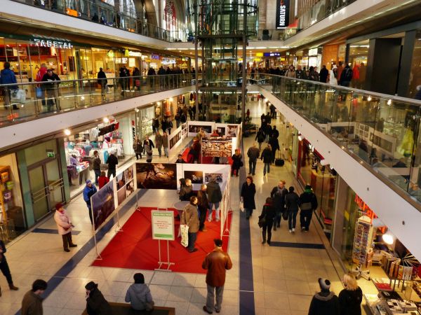 rakennus,kouluttaa,ostokset,julkinen liikenne,supermarket,Leipzig