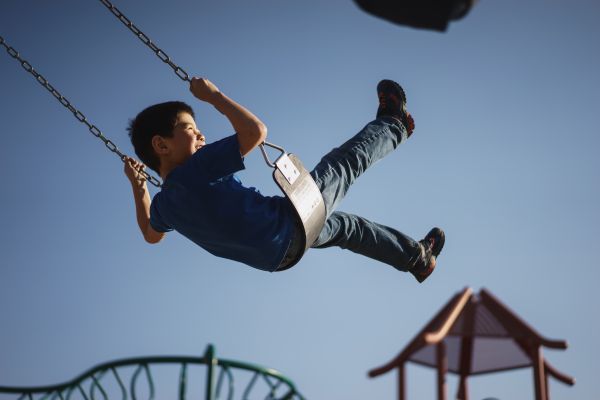 Saltando,deporte extremo,chico,niño,aventuras,niño