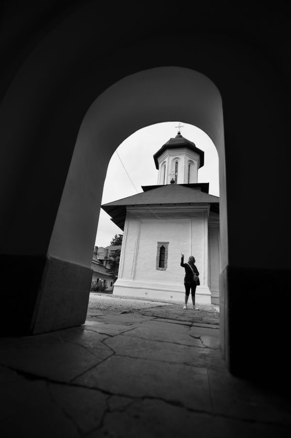 light,architecture,photography,black and white,white,night