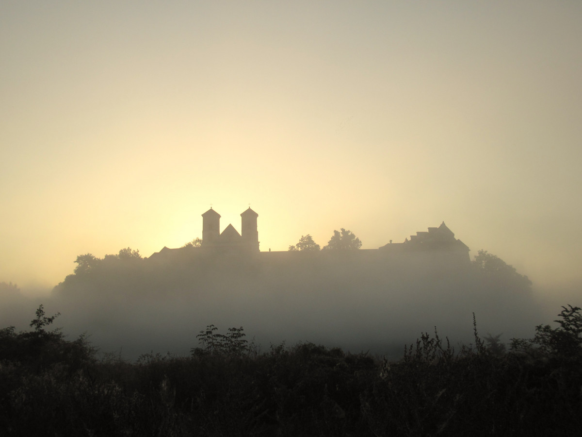 自然, 地平線, 山, 雲, 建築, 空, 太陽, 霧, 日の出, 日没, ミスト, 太陽光, 朝, 丘, 夜明け, 夕暮れ, イブニング, 天気, ヘイズ, 霧, タイニエック, 大気現象