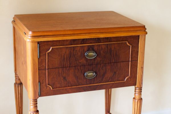 table,meubles,poitrine,bureau,la table de nuit,tiroir