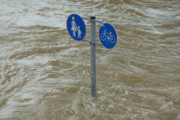 agua,areia,pedestre,vento,rio,meio Ambiente