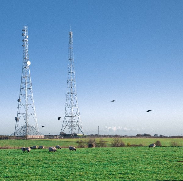 himmel,transmission tårn,tårn,Sky,naturligt miljø,græsarealer