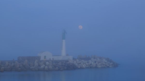 mer,eau,phare,brouillard,véhicule,la tour