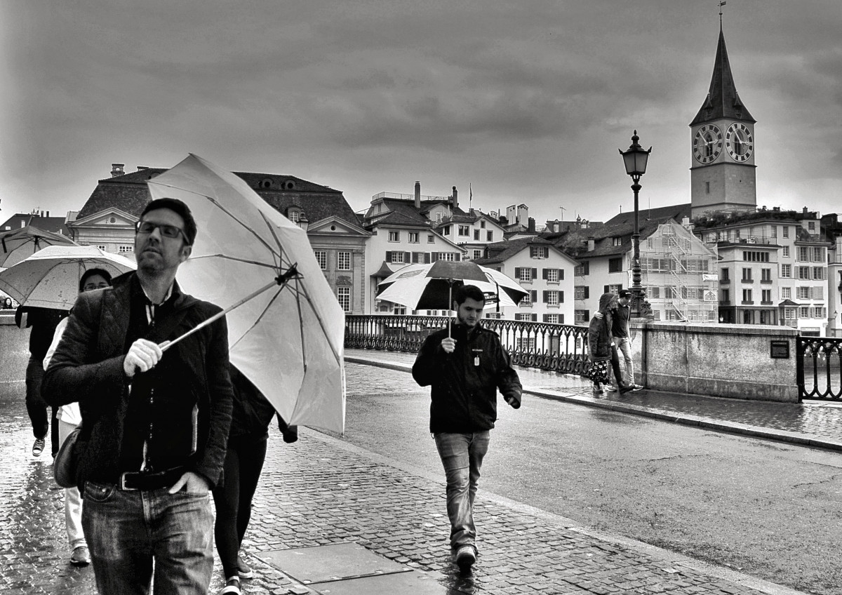 na wolnym powietrzu, czarny i biały, ludzie, Droga, biały, ulica, fotografia, deszcz, Miasto, tłum, parasol, Nikon, czarny, monochromia, streetphotography, bw, szczery, infrastruktura, fotografia, migawka, europa, Sztuka uliczna, Schweiz, Szwajcaria, strasse, Schwarzweiss, Zurych, Blancoynegro, schwarzweis, Snapseed, streetscene, Passanten, deszczowy dzień, streetpix, thomas8047, na ulicach, iamnikon, D300S, blackandwithe, streetphotographer, streetartstreetlife, 175528, Regenschirme, mai, Z ri, oo rigrafien, stadtz bogatych, Regentag, Monochromatyczna fotografia