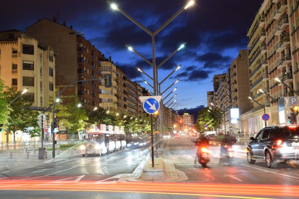 pedestre, estrada, tráfego, rua, carro, noite