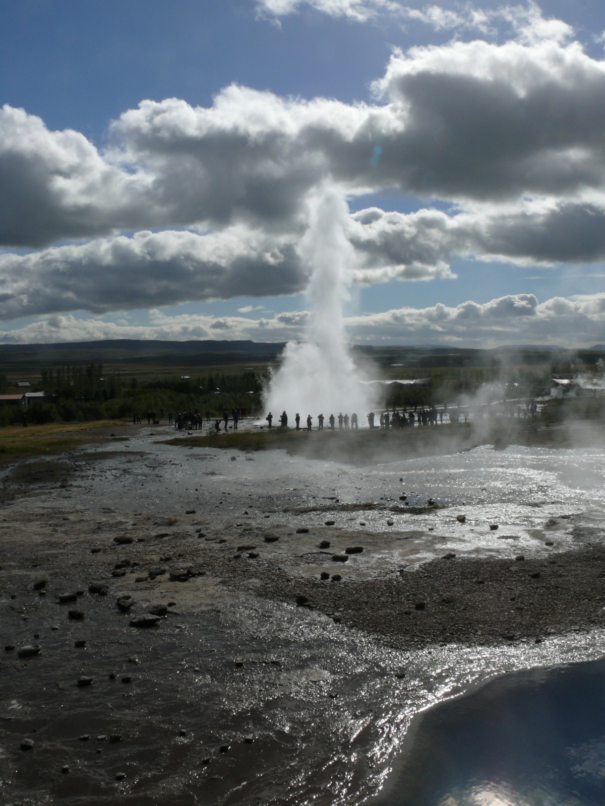 mer, côte, eau, nuage, vague, printemps, Islande, plan d'eau, chaud, geyser, éruption, Strokkur, colonne d'eau, Forme de relief, caractéristique géographique, Vague de vent