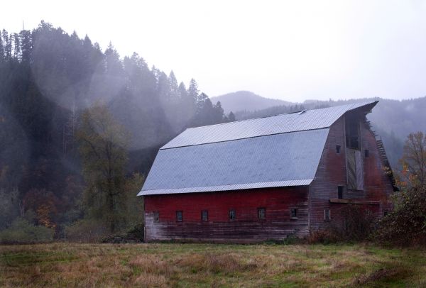 montaña,granja,casa,edificio,granero,cordillera