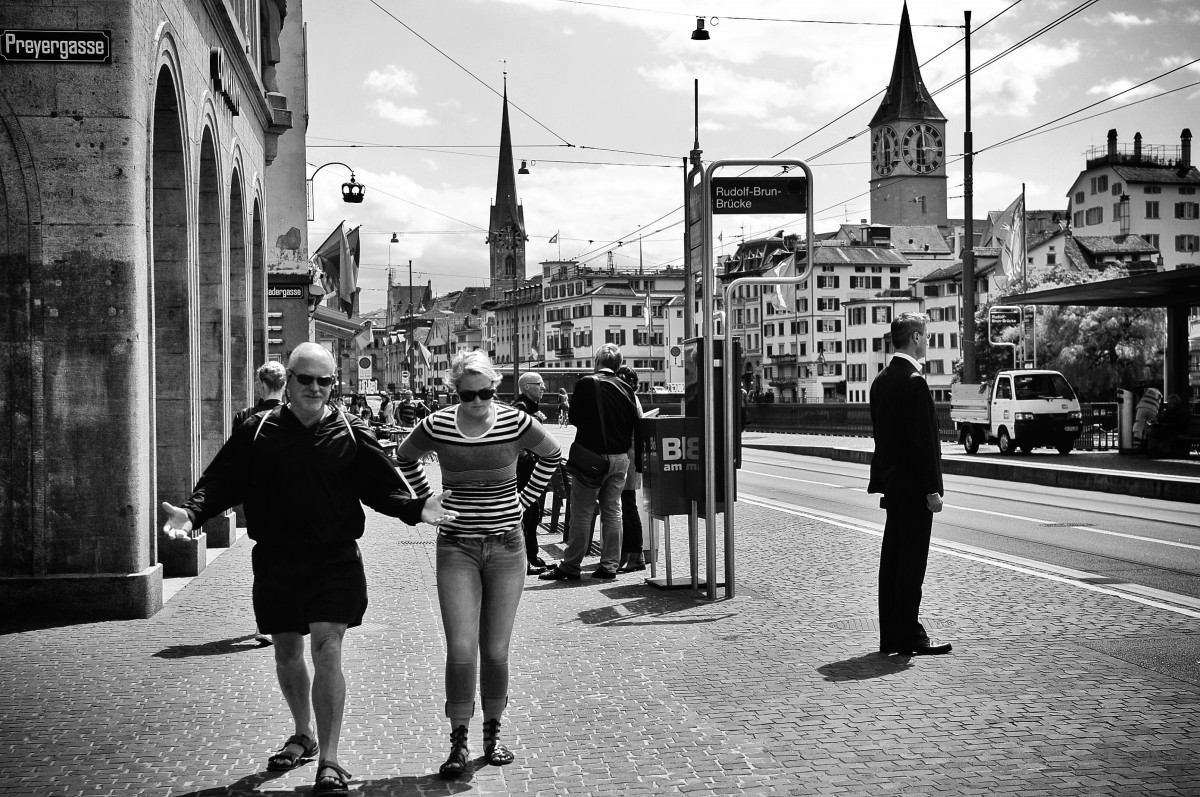 pieszy, czarny i biały, ludzie, Droga, biały, ulica, fotografia, Miasto, miejski, tłum, Nikon, czarny, monochromia, streetphotography, flickr, bw, szczery, infrastruktura, szwajcarski, fotografia, migawka, Sztuka uliczna, Ch, Schweiz, Szwajcaria, Schwarzweiss, ZRI, Zurych, Blancoynegro, Snapseed, streetscene, Passanten, streetpix, thomas8047, na ulicach, iamnikon, D300S, blackandwithe, streetphotographer, zrigrafien, streetartstreetlife, 175528, strassencene, stadtzrich, itsawunderfullife, obszar miejski, Monochromatyczna fotografia, film noir, struktura nonbuilding