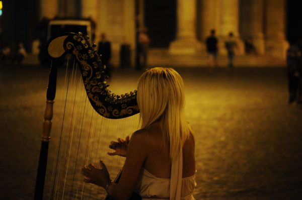 música,luz,menina,mulher,noite,rua