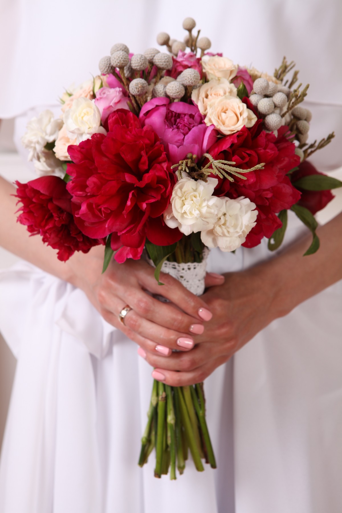 plante, fille, femme, fleur, pétale, amour, bouquet, décoration, Jeune, romance, romantique, rose, mariage, la mariée, marié, mariage, la cérémonie, robe, bonheur, Bouquet de mariage, Fleuriste, pivoine, de mariée, plante à fleurs, Décoration de mariage, bouquet de fleurs, Fleurs coupées, art floral, Pièce maîtresse, Plante terrestre, arrangement floral