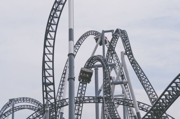 Schwarz und weiß,Erholung,Riesenrad,Freizeitpark,Park,Achterbahn