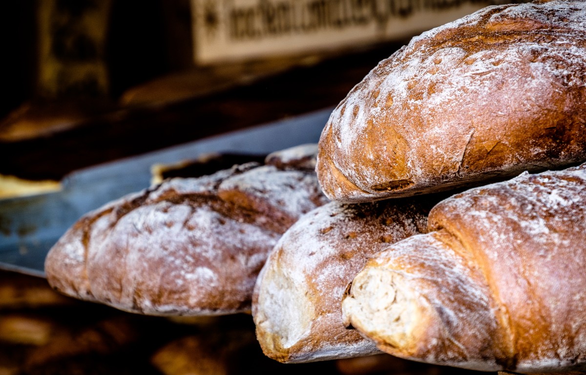 food, baking, dessert, cuisine, bread, bakery, baguette, sourdough, ciabatta, crispy, baked goods, loaf of bread, challah, danish pastry, viennoiserie