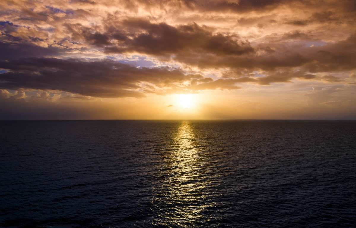 strand, zee, kust, water, natuur, oceaan, horizon, licht, wolk, hemel, zon, zonsopkomst, zonsondergang, zonlicht, ochtend-, Golf, dageraad, schemer, avond, reflectie, toneel-, landschap, golven, wolken, zonnestralen, middag, nagloed, zonnestralen, zonsondergang landschap, rippes, Oppervlaktegolf