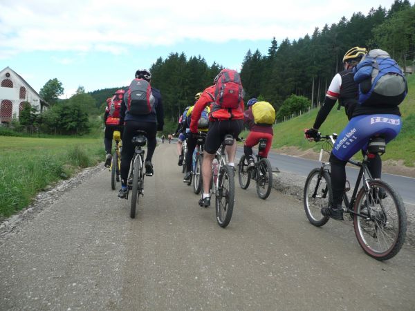 vélo,groupe,des loisirs,véhicule,équipement sportif,vélo de montagne