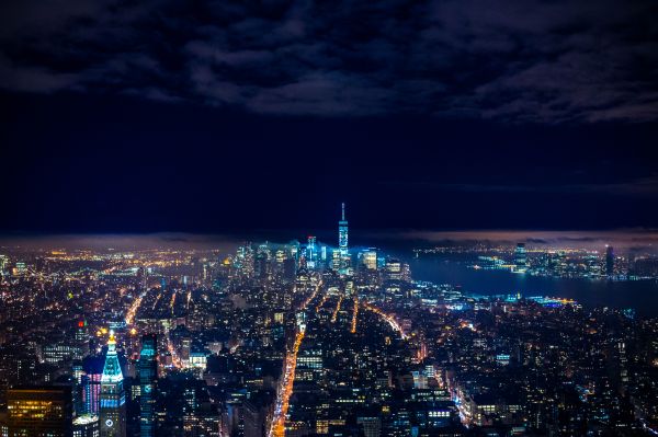 sky,horizon,light,architecture,skyline,night