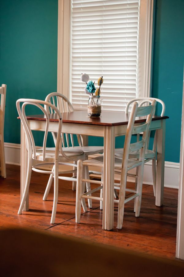 table,bois,chaise,sol,siège,maison