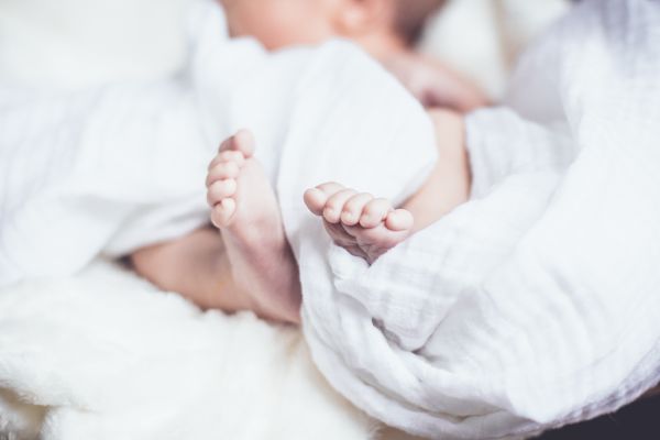 homme,la personne,pieds,couverture,enfant,bébé