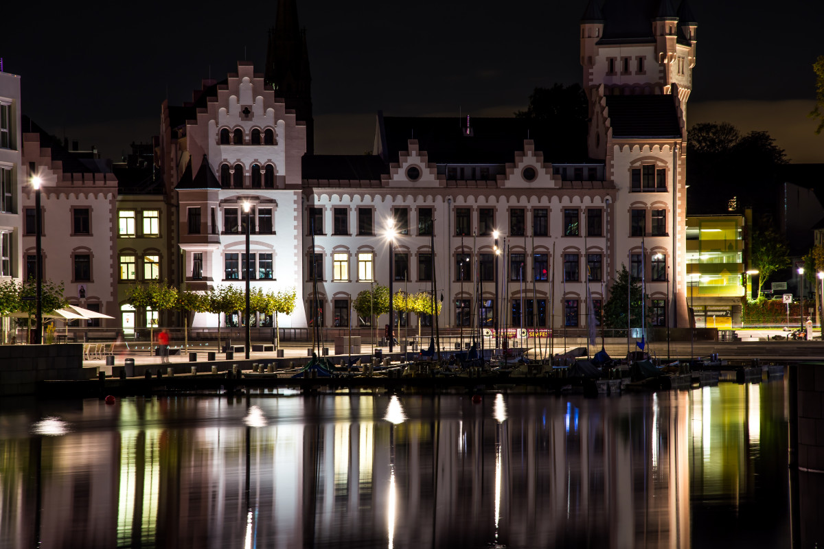 luz, noite, cidade, canal, Paisagem urbana, Centro da cidade, crepúsculo, tarde, reflexão, Via fluvial, Casas, Dortmund, metrópole, Lago phoenix, área urbana, assentamento humano