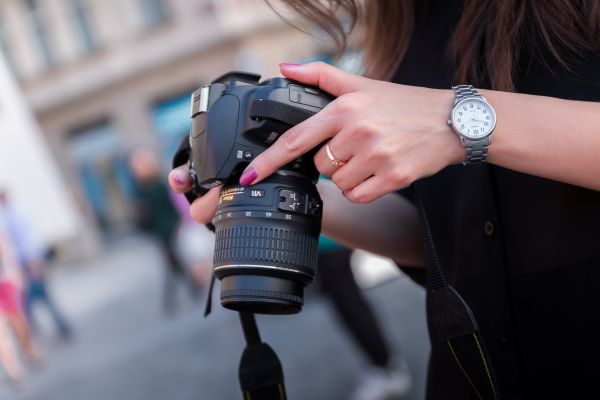 hånd,kamera,fotografering,fotograf,arbejde,gade