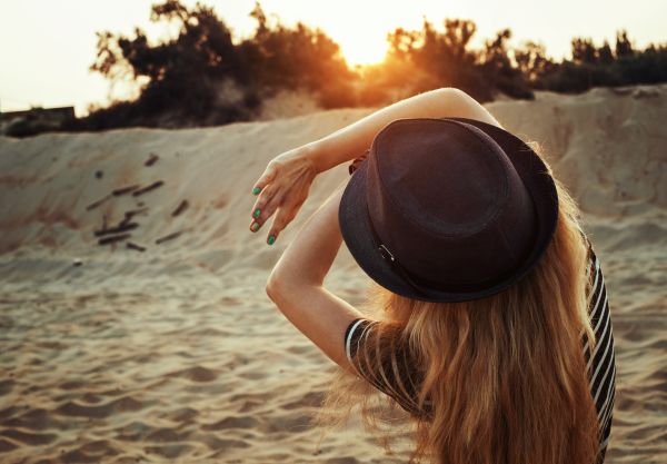 plage,paysage,le sable,horizon,ciel,fille