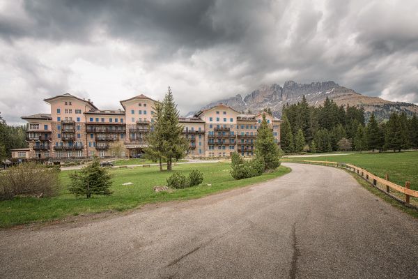 paysage,Montagne,colline,ville,chaîne de montagnes,panorama