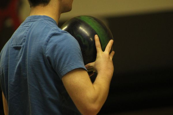 aptitud física,brazo,pelota,hombro,bolos,codo