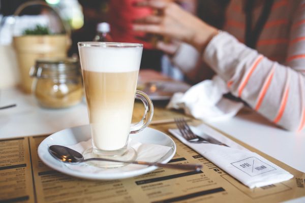 glass,cafe,coffee,restaurant,latte,meal