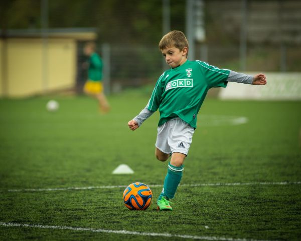 spelen,groen,voetbal,voetbal,kind,speler