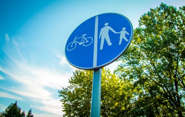 road,street,sign,pedestrian,traffic,bicycle