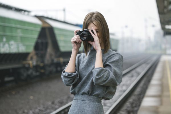 Person, Mädchen, Frau, Eisenbahn, Eisenbahn, Straße