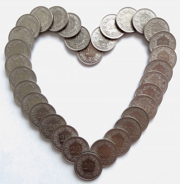 metal,money,chain,heart,brown,bead