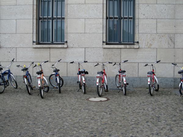 street,bicycle,bike,vehicle,city,handle bar