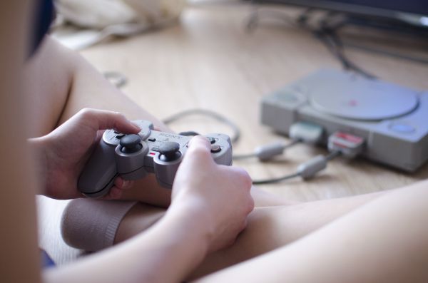 hand,teknologi,grej,flicka,joystick,TV-spel