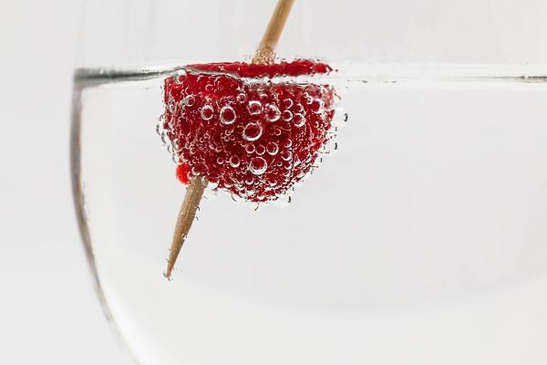 framboise,baie,fleur,pétale,verre,du froid