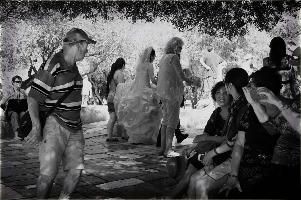 person, svart og hvit, mennesker, gate, Urban, publikum, reise, fujifilm, monokrom, bryllup, bw, svart hvit, fotografi, Hellas, fuji, Fujix, fujixe1, Athen, Akropolis, monokrom fotografering, sosial gruppe