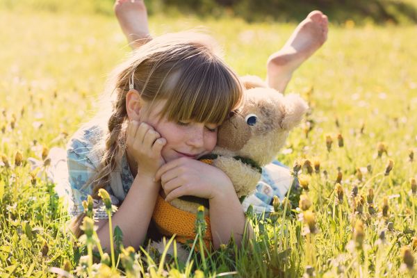 la nature,herbe,la personne,fille,champ,pelouse