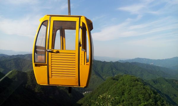 montaña,cordillera,transporte,vehículo,amarillo,turismo