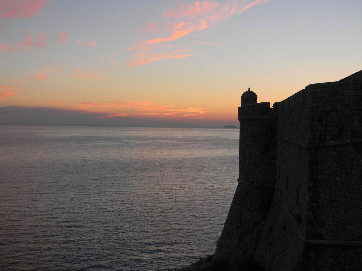 Meer, Küste, Ozean, Horizont, Wolke, Himmel, Sonne, Sonnenaufgang, Sonnenuntergang, Morgen, Aussicht, Dämmerung, Stadt, Dämmerung, Abend, Mittelmeer, Turm, Schloss, Terrain, Kroatien, Dubrovnik, Nachglühen