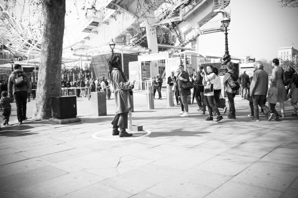 peatonal, en blanco y negro, gente, la carretera, blanco, calle