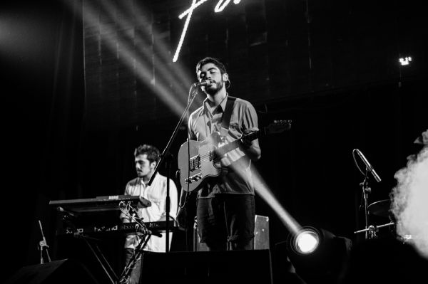 música,concierto,banda,en blanco y negro,guitarra,cantante