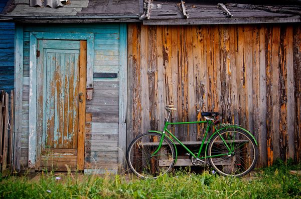 fiets,fiets,hout,huis,venster,huis-