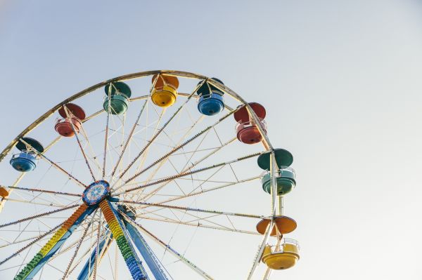 wheel,recreation,high,ferris wheel,outdoor,round