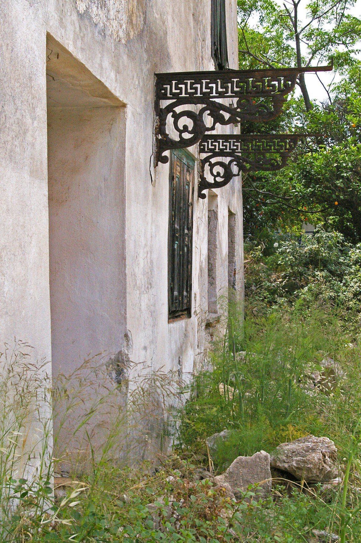 vann, natur, arkitektur, vindu, bygning, gammel, hjem, vegg, sommer, ferie, romantisk, fasade, forfall, ruin, gammel bygning, ornament, gammelt hus, Kunst, ruiner, Hellas, inngang, huset inngang, historisk, permisjon, murverk, ornamenter, bortfalt, gamle vinduet, hauswand, husmor, løp ned, vindusdekorasjoner, fiskevær, smijern, samos, antikkens historie, verwuchert