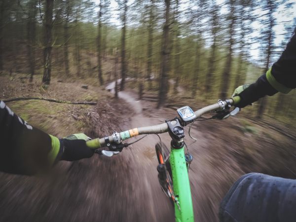 sport,bicycle,bike,vehicle,hand,green