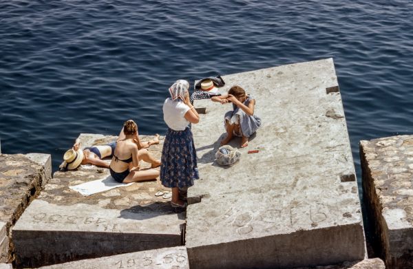 mer,eau,la personne,femme,bain de soleil,maillot de bain