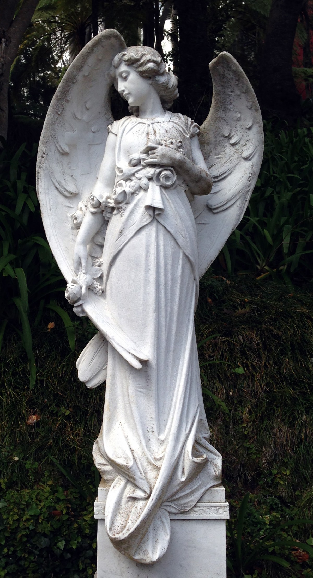 wing, woman, white, stone, monument, female, statue, sculpture, angel, art, figure, carving, stone statue, angel figure, mythology, madeira, angel statue, stone sculpture, stone carving, fictional character, stoneware, classical sculpture