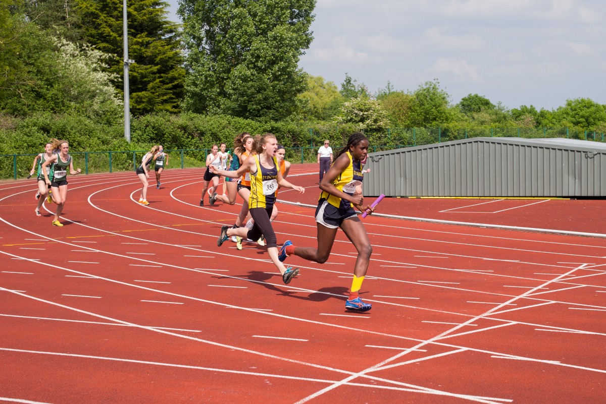 udendørs, spore, Mark, løb, Europa, høj, løber, aske, england, 2016, race, konkurrence, London, haag, international, piger, m, amerikansk, hold, sport, drenge, racing, 50, skole, mesterskab, junior-, Leica, 240, summilux, varsity, atlet, atletik, atleter, møde, isst, Hillingdon, sprint, hurdle, fysisk træning, menneskelig handling, atletik atletik, syvkamp, mellemdistanceløb, 800 meter, 110 meter hækkeløb, 4 100 meter relæ, 100 meter hækkeløb